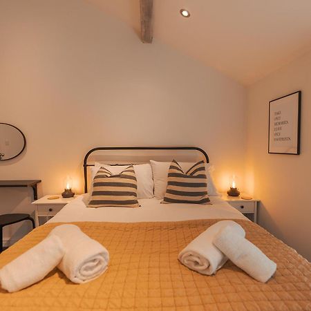 Bridge Apartment Stockport Esterno foto